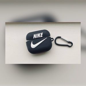 AIRPOD PRO SILICONE PROTECTIVE CASE W/KEYRING